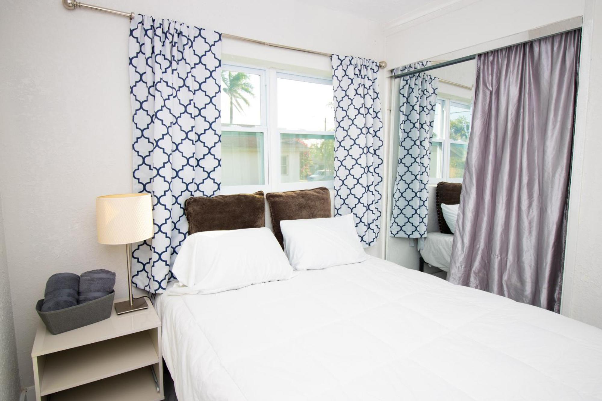 Shared Home - Close To The Beach Riviera Beach Exterior photo