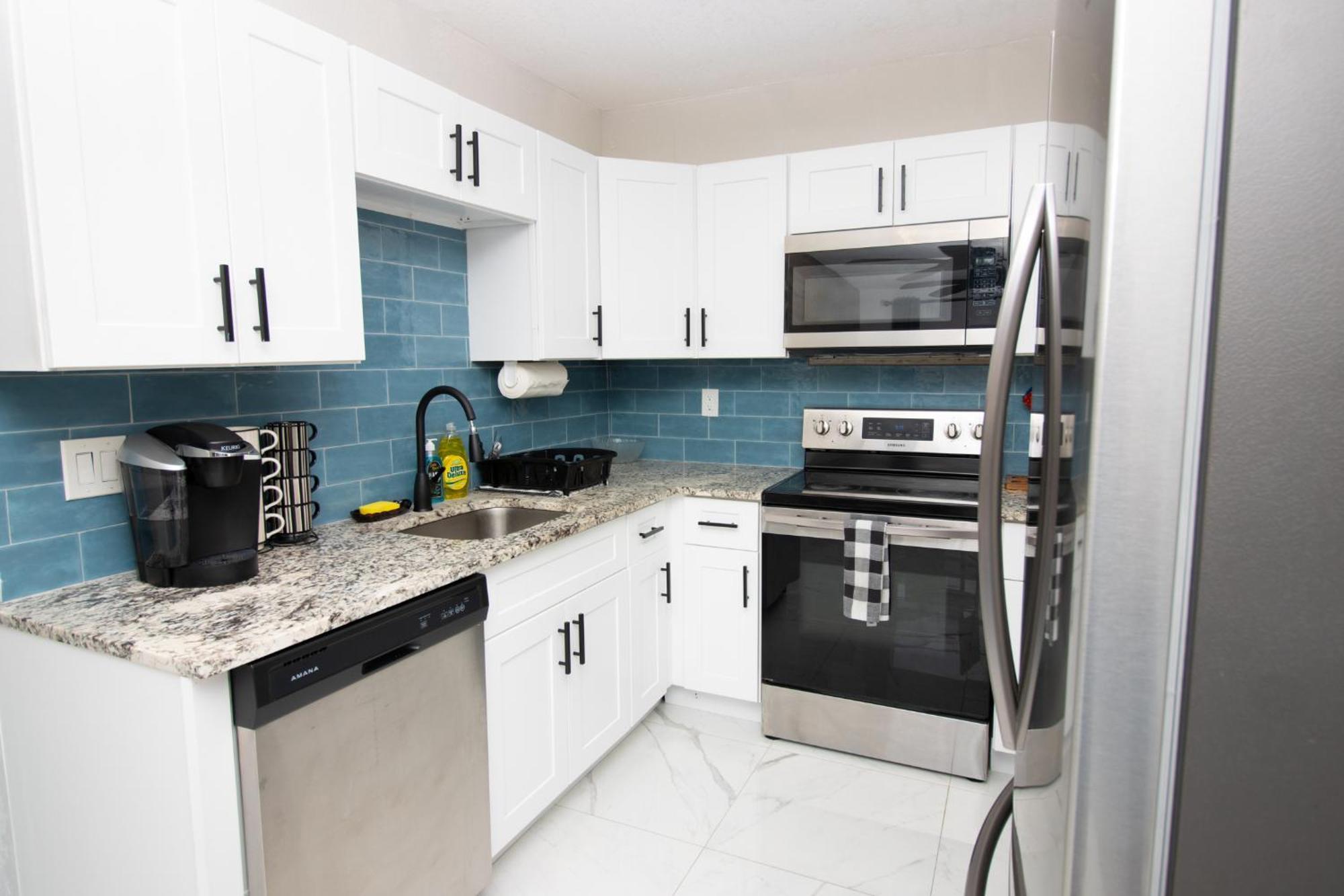 Shared Home - Close To The Beach Riviera Beach Exterior photo